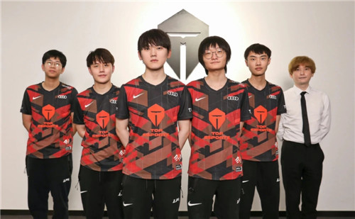 续保持其在 续保持其在